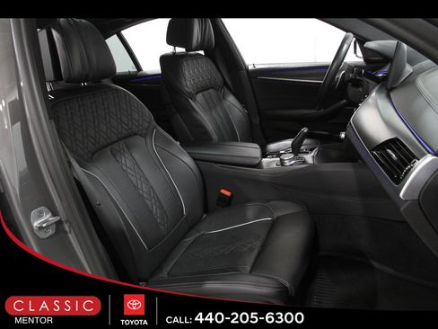 Used 2022 BMW M550i xDrive w/ Premium Package image 18