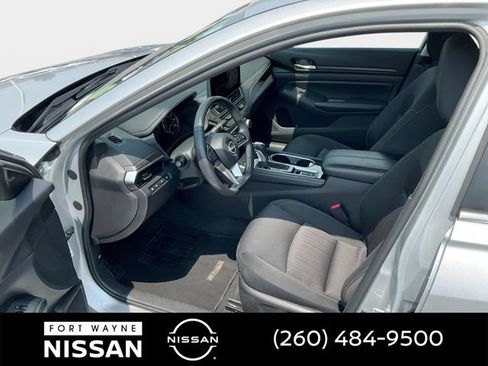 Used 2024 Nissan Altima 2.5 SV w/ SV Premium Package FWD image 10