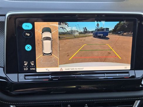 New 2026 Volkswagen Atlas Cross Sport SEL Premium R-Line image 15