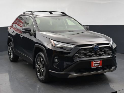 Used 2022 Toyota RAV4 Limited AWD/4WD image 7