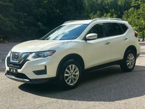 Used 2020 Nissan Rogue SV AWD/4WD image 3