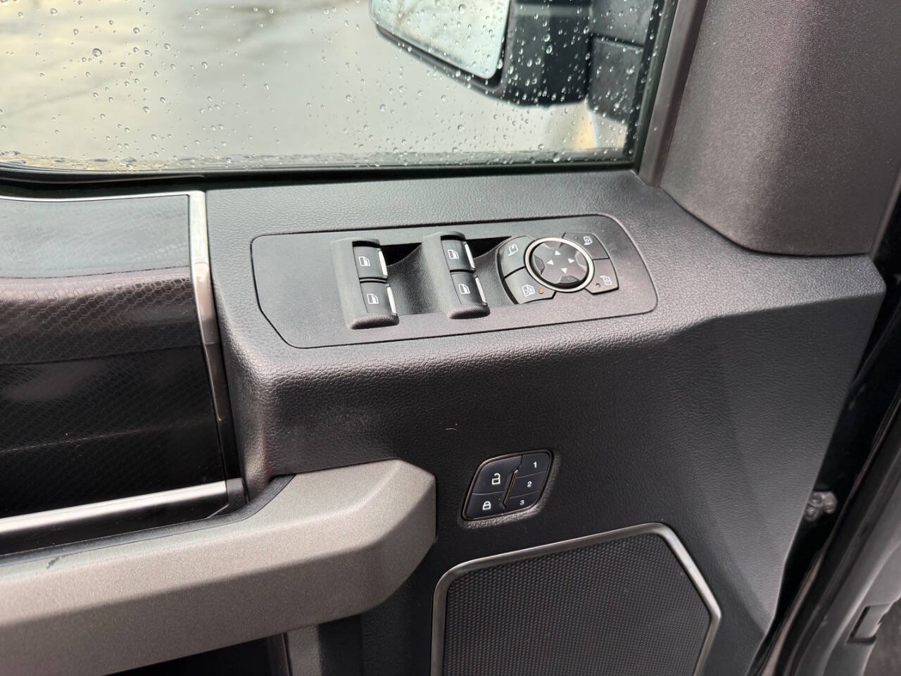 Used 2017 Ford F150 Raptor w/ Equipment Group 802A Luxury AWD/4WD image 19
