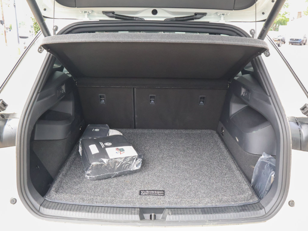 New 2026 Volkswagen Tiguan SE R-Line AWD/4WD image 10