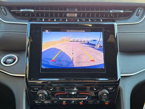 New 2025 Jeep Grand Cherokee Laredo X image 22