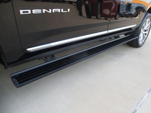 Used 2022 GMC Yukon XL Denali w/ Max Trailering Package image 10