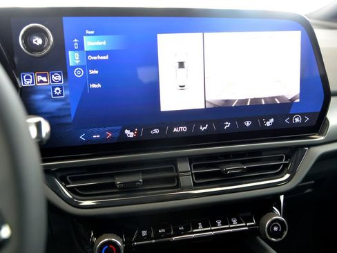 Used 2024 Chevrolet Equinox EV RS image 20