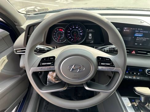 Certified 2023 Hyundai Elantra SEL FWD image 15