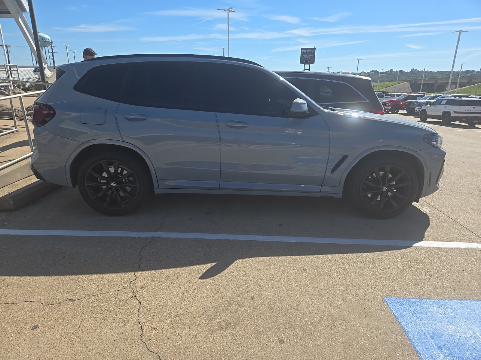 Used 2024 BMW X3 xDrive30i w/ Premium Package AWD/4WD image 4