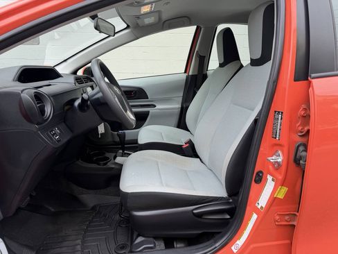 Used 2013 Toyota Prius C One FWD image 9