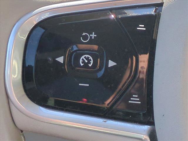 Used 2018 Volvo XC90 T6 Momentum w/ Convenience Package AWD/4WD image 11