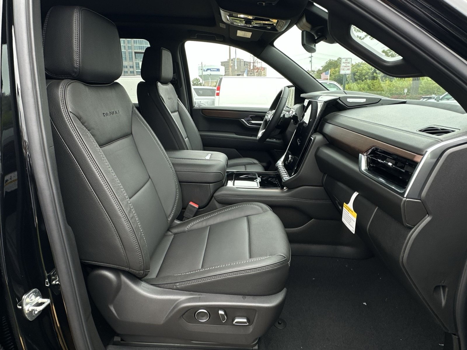 New 2027 GMC Yukon Denali w/ Sun & Power Step Package AWD/4WD image 28