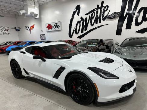 Used 2015 Chevrolet Corvette Z06 w/ 2LZ Preferred Equipment Group image 21