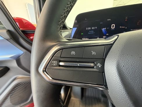 Used 2025 Chevrolet Equinox EV LT w/ Convenience Package II FWD image 11