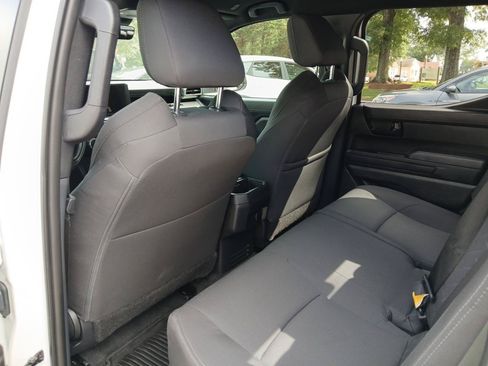 Used 2024 Toyota Tacoma SR5 AWD/4WD image 12