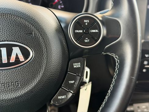 Used 2018 Kia Soul + FWD image 31