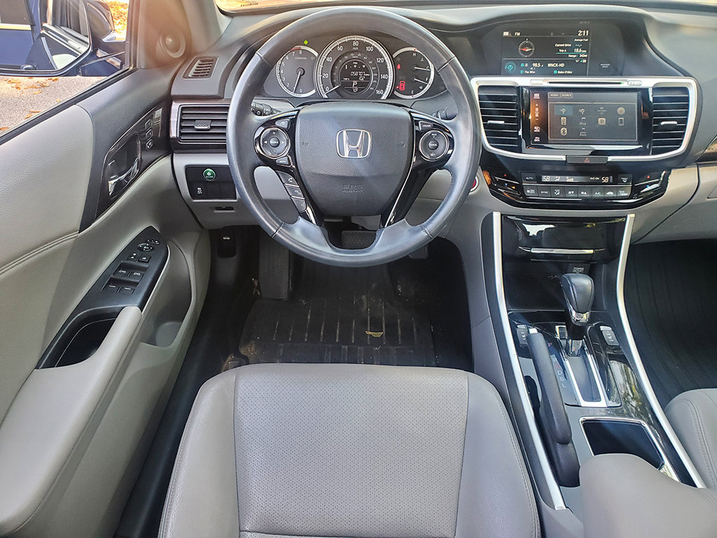 Used 2017 Honda Accord EX-L image 9