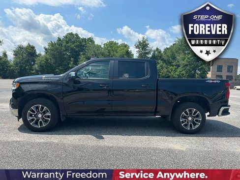Used 2023 Chevrolet Silverado 1500 LT AWD/4WD image 4