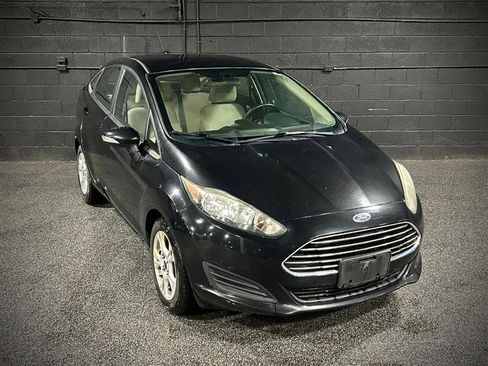 Used 2015 Ford Fiesta SE image 6
