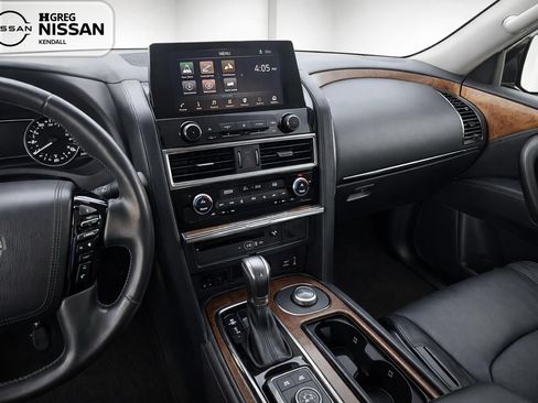 Used 2021 Nissan Armada SL w/ Captain's Chairs Package AWD/4WD image 8