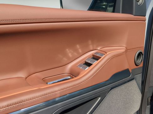 New 2026 Lincoln Navigator Reserve AWD/4WD image 12
