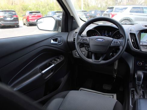 Used 2018 Ford Escape SE w/ SE Sync 3 Package image 9