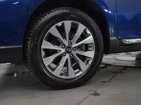 Used 2017 Subaru Outback 3.6R Touring image 24