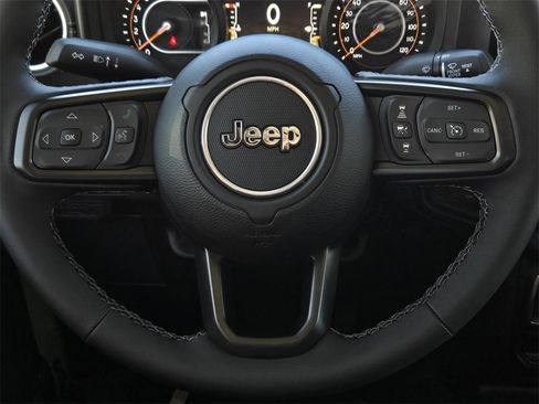 New 2025 Jeep Gladiator Sport image 21
