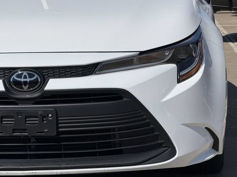 Used 2024 Toyota Corolla LE FWD image 9