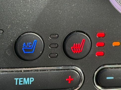 Used 2018 Ford Explorer Platinum image 29