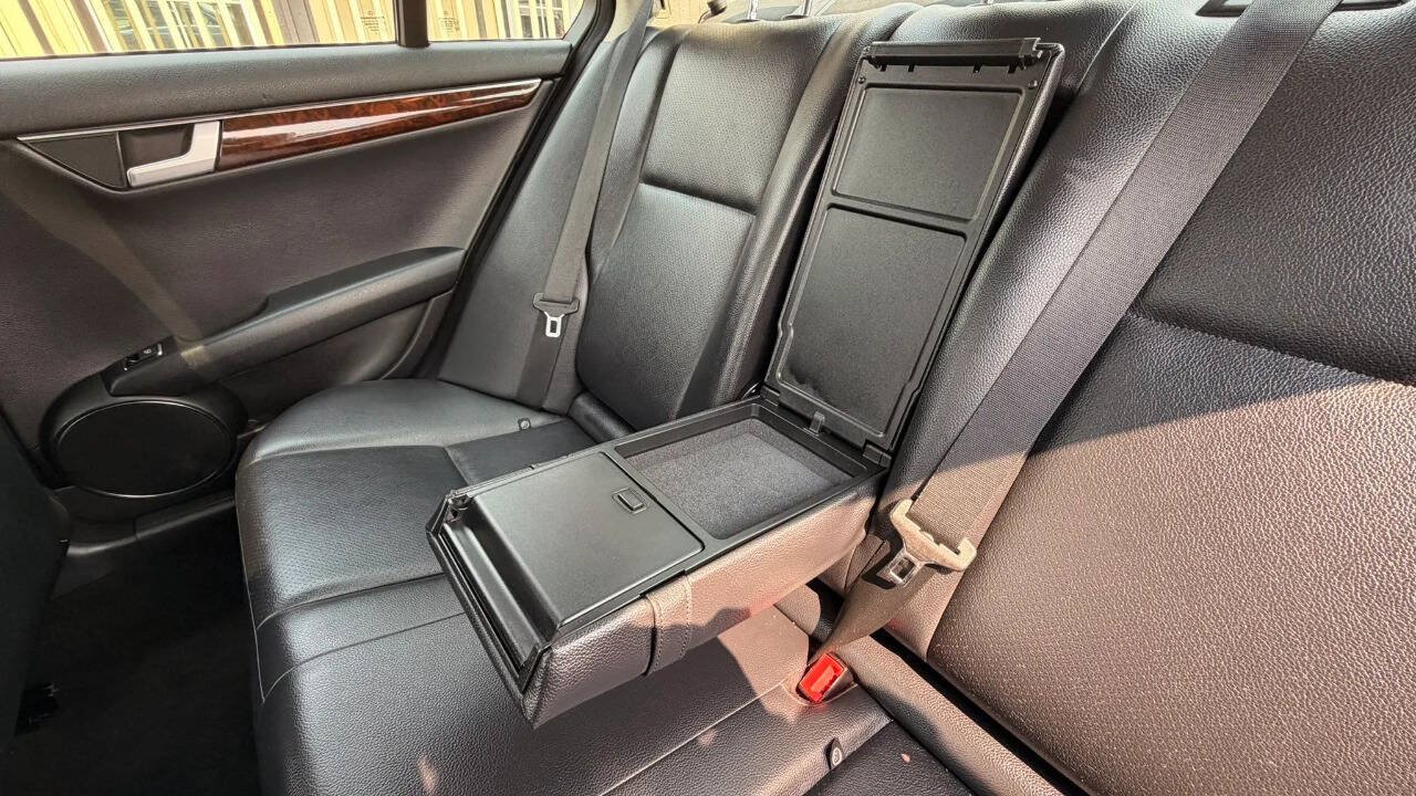 Used 2013 Mercedes-Benz C 300 4MATIC Sedan image 25
