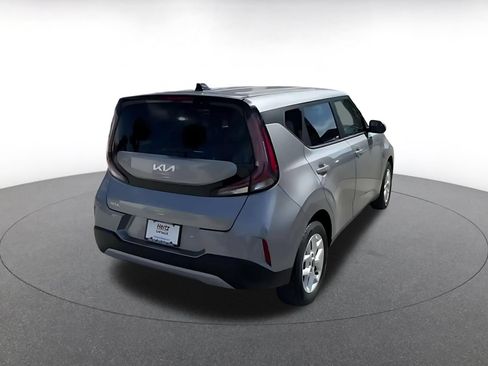Used 2025 Kia Soul LX w/ LX Technology Package FWD image 14