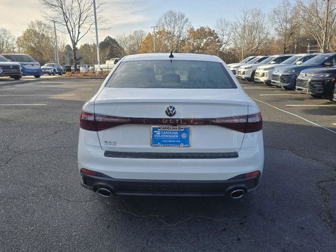 Used 2025 Volkswagen Jetta GLI Autobahn image 4