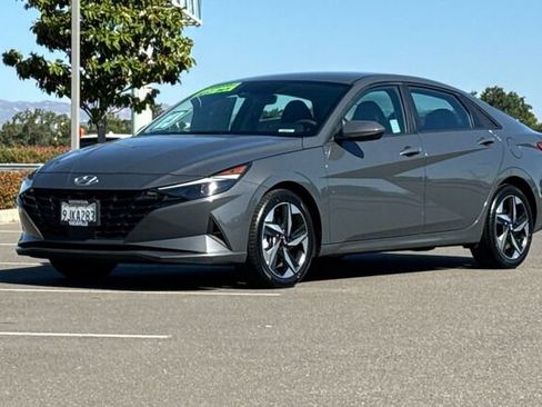Used 2023 Hyundai Elantra SEL w/ Convenience Package FWD image 8