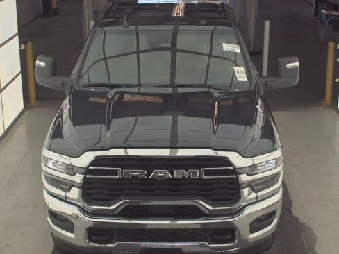 Used 2026 RAM 2500 Big Horn AWD/4WD image 3