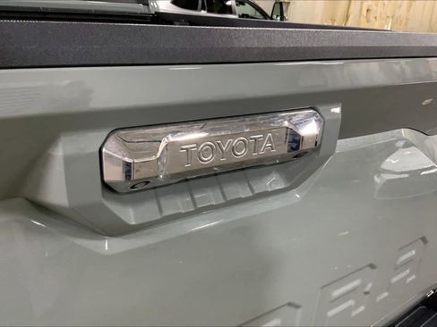 Used 2025 Toyota Tundra Limited image 30