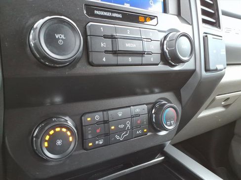 Used 2022 Ford F250 XLT w/ XLT Premium Package image 25