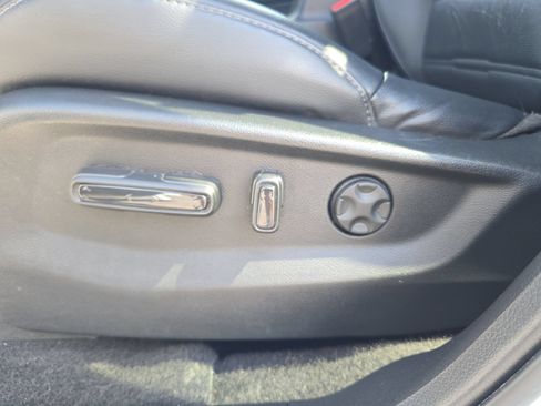 Used 2022 Honda CR-V Touring image 16