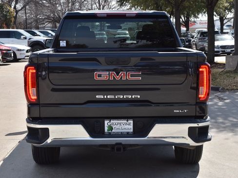 Used 2025 GMC Sierra 1500 SLT image 9