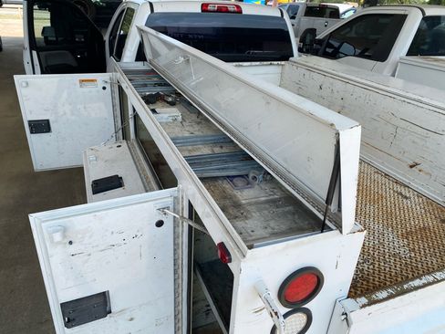 Used 2016 Chevrolet Silverado 3500 W/T image 22