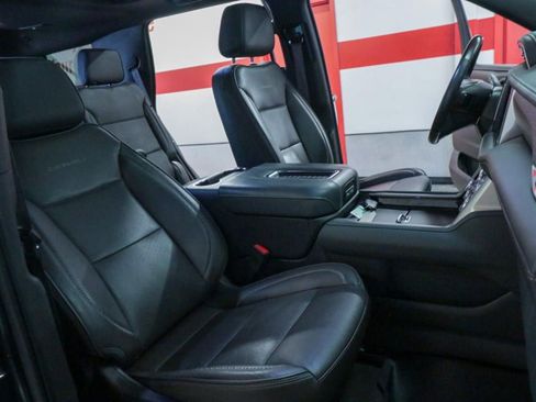 Used 2022 GMC Yukon Denali w/ Denali Premium Package image 23