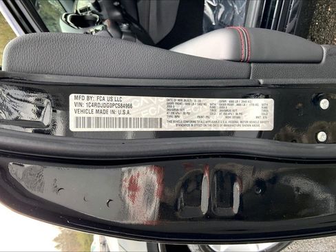 Used 2023 Dodge Durango GT image 31