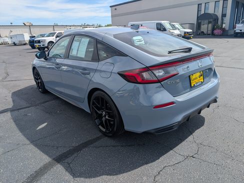Used 2023 Honda Civic Sport image 6