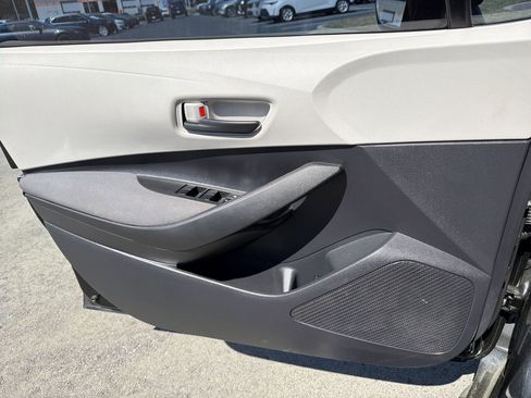 Used 2022 Toyota Corolla LE image 17
