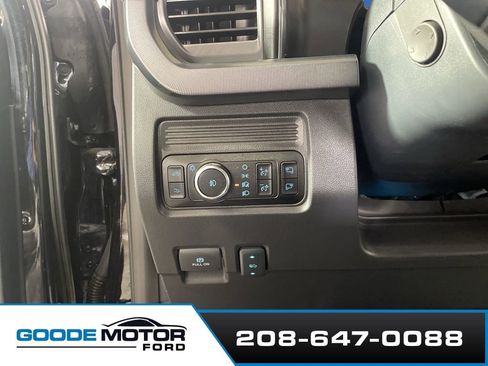 Used 2025 Ford F350 Platinum w/ Tremor Off-Road Package AWD/4WD image 13