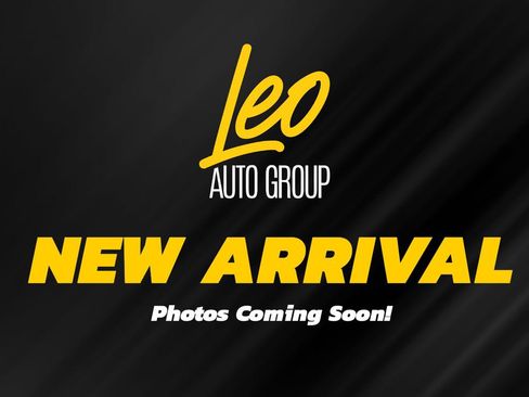 Used 2023 Chrysler Pacifica Touring-L FWD image 1