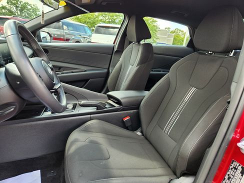 Certified 2025 Hyundai Elantra Sport FWD image 10