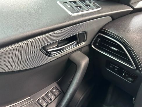 Used 2018 Jaguar F-PACE S image 15