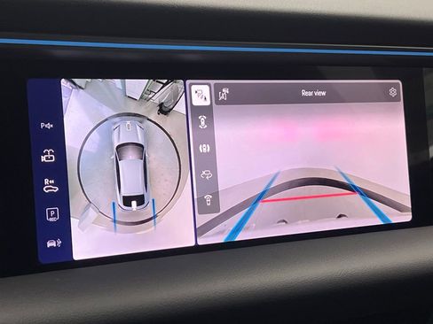 New 2026 Porsche Macan 4 Electric image 15