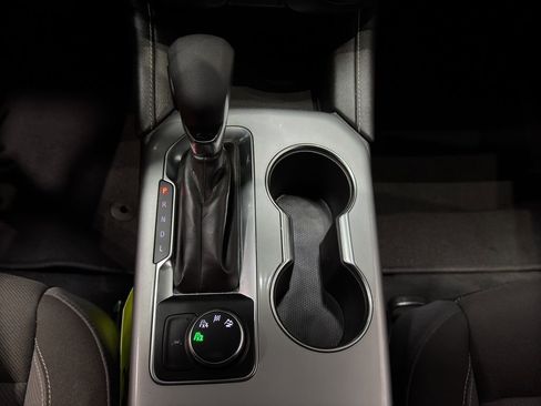 Used 2025 Chevrolet Blazer LT image 32