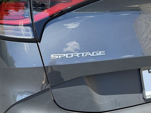 Used 2023 Kia Sportage LX AWD/4WD image 34
